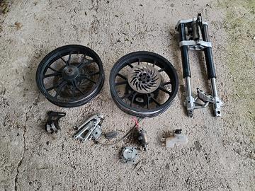 pezzi di ricambio per Aprilia RS4 125 2016