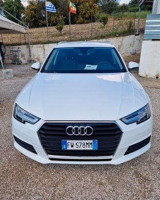 Audi A4 Avant 35 TDI S tronic Business