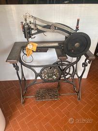 Antica enorme macchina da cucire Anker Koch 1800