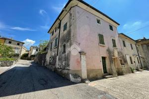 RUSTICO A CAPRINO VERONESE