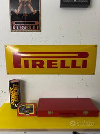 Insegna pirelli