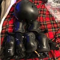 Protezioni per pattinaggio “OXELO” usate