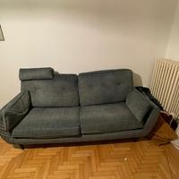 Divano praticamente nuovo