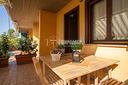 appartamento-con-giardino-taverna-e-box-auto-in-r