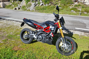 Aprilia Dorsoduro 900 abs