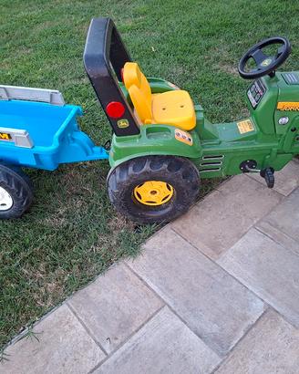 trattorino John deere con rimorchio