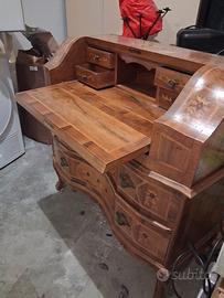 Scrivania d'epoca