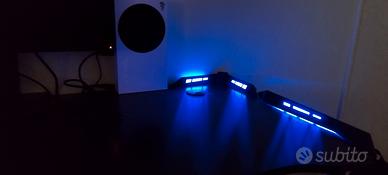 scrivania gaming con illuminazione