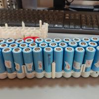 Lotto n.1 42 batterie LG INR18650-MH1 3200mAh