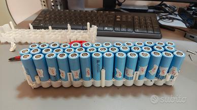 Lotto n.1 42 batterie LG INR18650-MH1 3200mAh