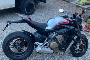 ducati  syreetfighert v4  2020