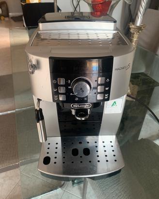 Macchina da caffè de longhi magnifica s