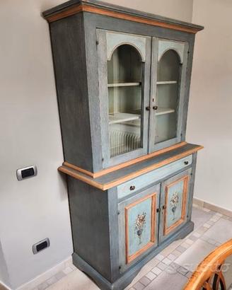 Vetrinetta verde in stile classico