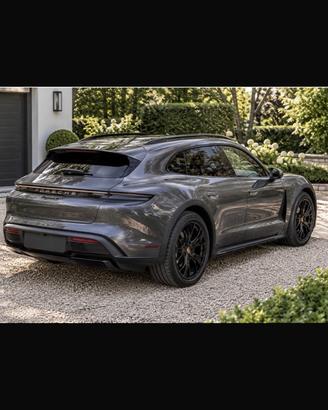 Porsche Taycan 4 Cross Turismo – 63.000 km