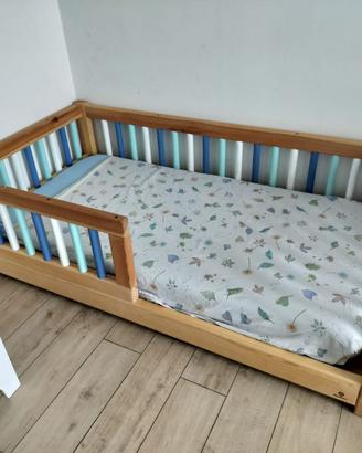 Lettino Montessori in legno con materasso