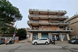 Trullo - locale commerciale ampia metratura