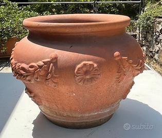 Vaso festonato in terracotta