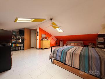 VILLA A SCHIERA A MOLINELLA