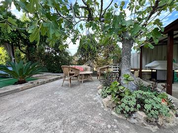 CASA SEMINDIPENDENTE A ISOLA DI CAPO RIZZUTO