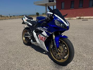 Moto R1