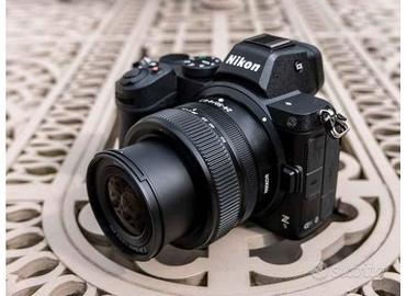 Nikon z5 kit Z 24-50mm f/4-6.3 scheda SD 64 GB