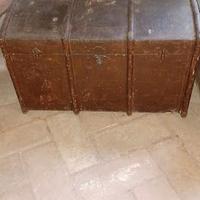 baule antico in legno