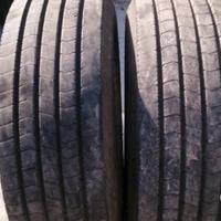 Coppia di pneumatici usati 385 55 22.5 hankook