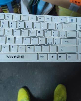 Tastiera per computer pc marca Yashi colore bianco