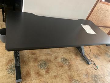 Scrivania elettrica ikea