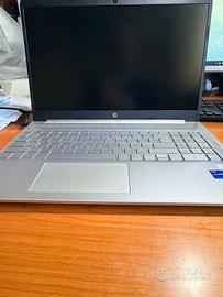 HP 15,6” FHD - i7 11a Gen - 12 GB RAM - SSD 512 GB