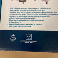 Carrello multifunzione con ruote.