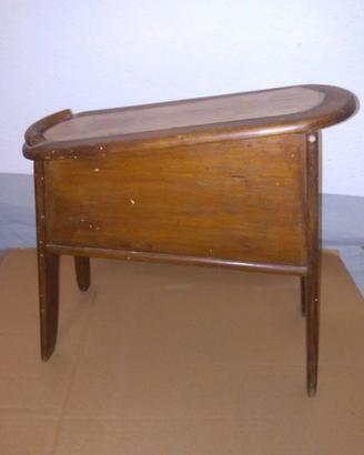 Antico sgabello lustrascarpe. Sciuscià Vintage