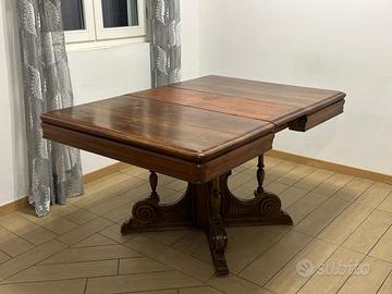 Tavolo antico allungabile in legno massello con 3