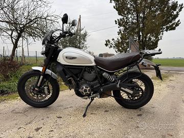 Ducati Scrambler 800 Classic accessoriata