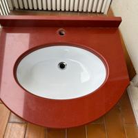 Lavello bagno con piano in marmo rosso