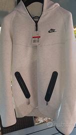 tech nike