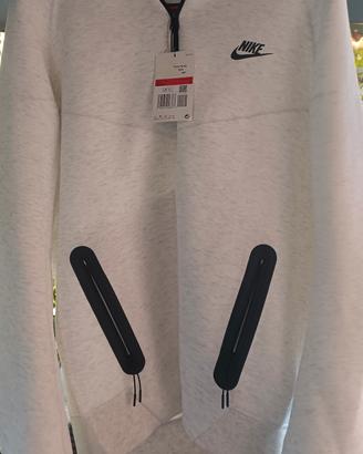 tech nike