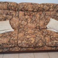 Divano tre posti e due poltrone