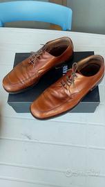 scarpe stringate colore cuoio n. 44