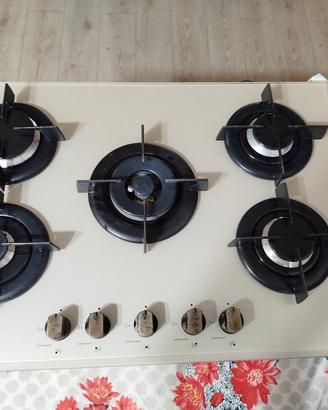 cucina a gas cinque fuochi 