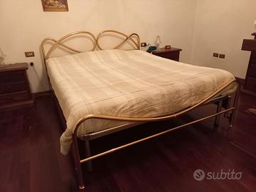 Letto Matrimoniale linee vintage