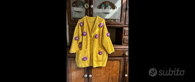 Cardigan personalizzato a mano