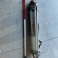 Piedi e staffa Laser