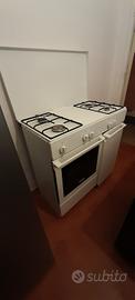 Cucina De' Longhi 4 fuochi + forno + GPL - bianca
