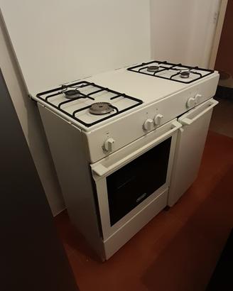 Cucina De' Longhi 4 fuochi + forno + GPL - bianca