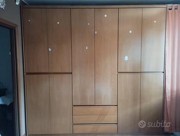 Armadio a 6 ante colore noce 