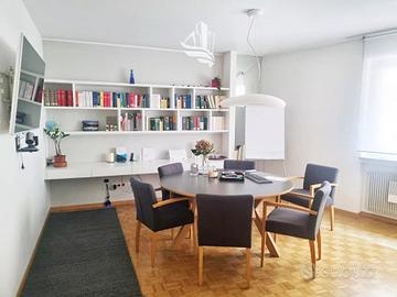 Merano - Piazza Teatro: Trilocale in posizione cen