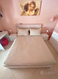 Letto matrimoniale contenitore beige chiaro+doghe