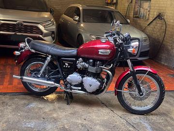 TRIUMPH BONNEVILLE T100