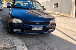 Auto Ford escort anno 1997